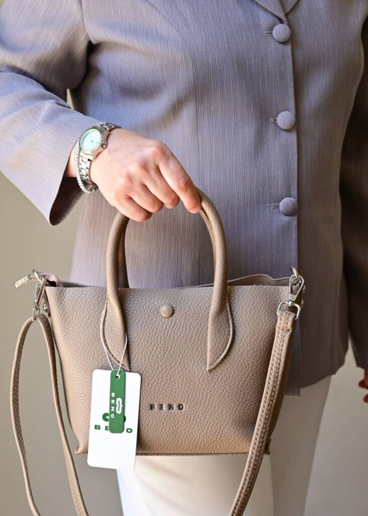 کیف دخترانه دسته دار جلو دکمه